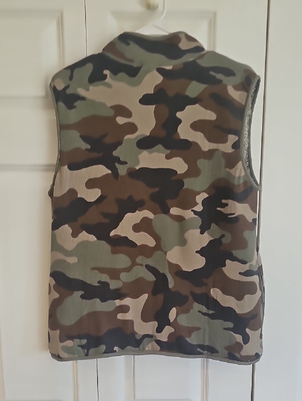 Hem & Thread Camo Plush Lined Hoodie Vest - Picture 4 of 5